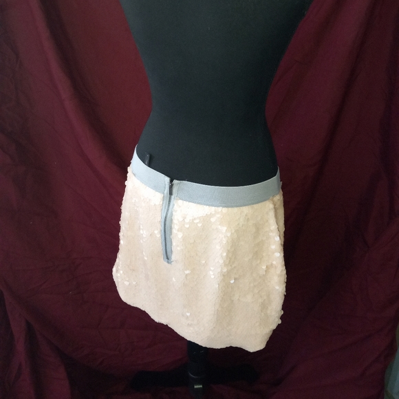 BCBGMAXAZRIA size medium sequin skirt peach or salmon colored - Picture 4 of 5